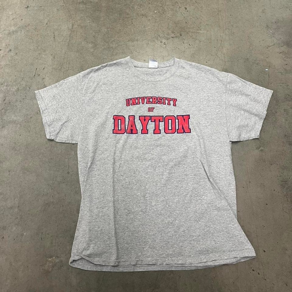 Vintage Univeristy of Dayton tee shirt‎